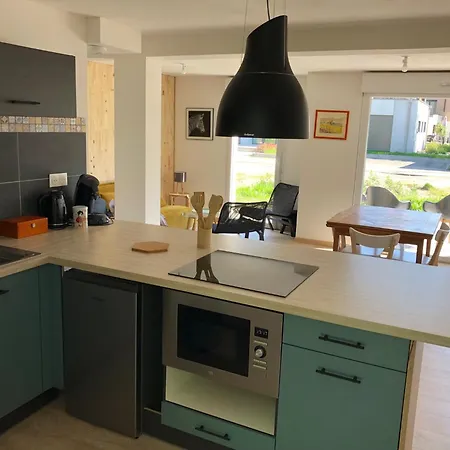 Maisons Neuves Dans Quartier Calme 度假居